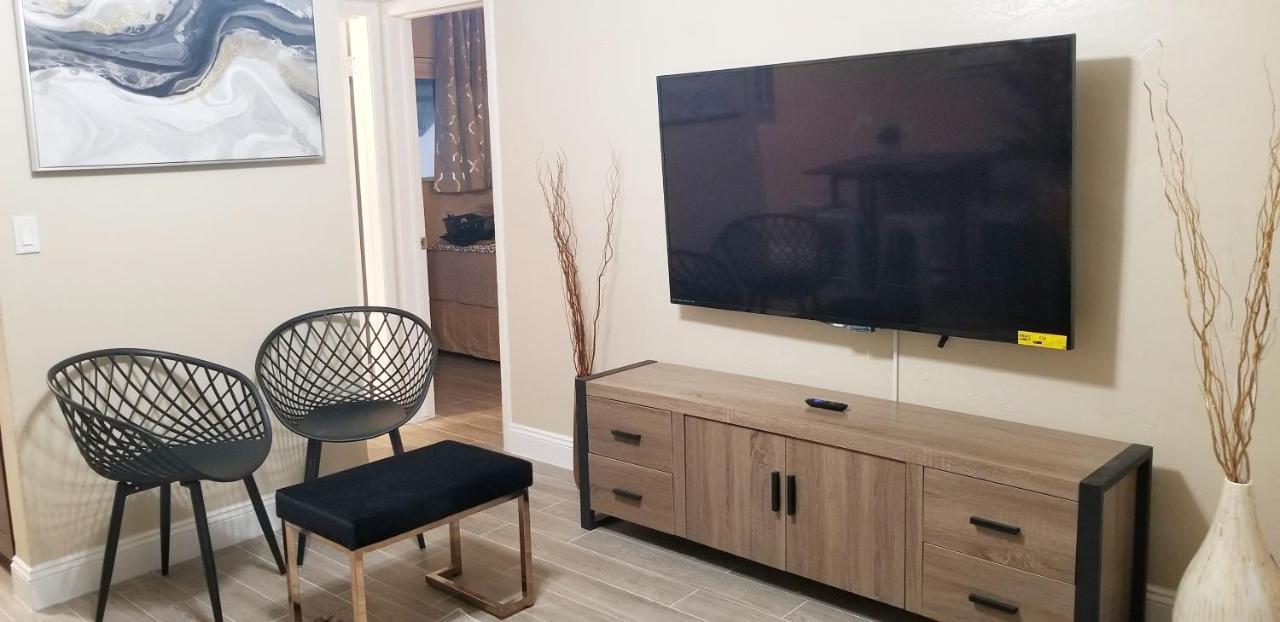 Very Glam Apartment 5 Miles From Hard Rock Холивуд Екстериор снимка